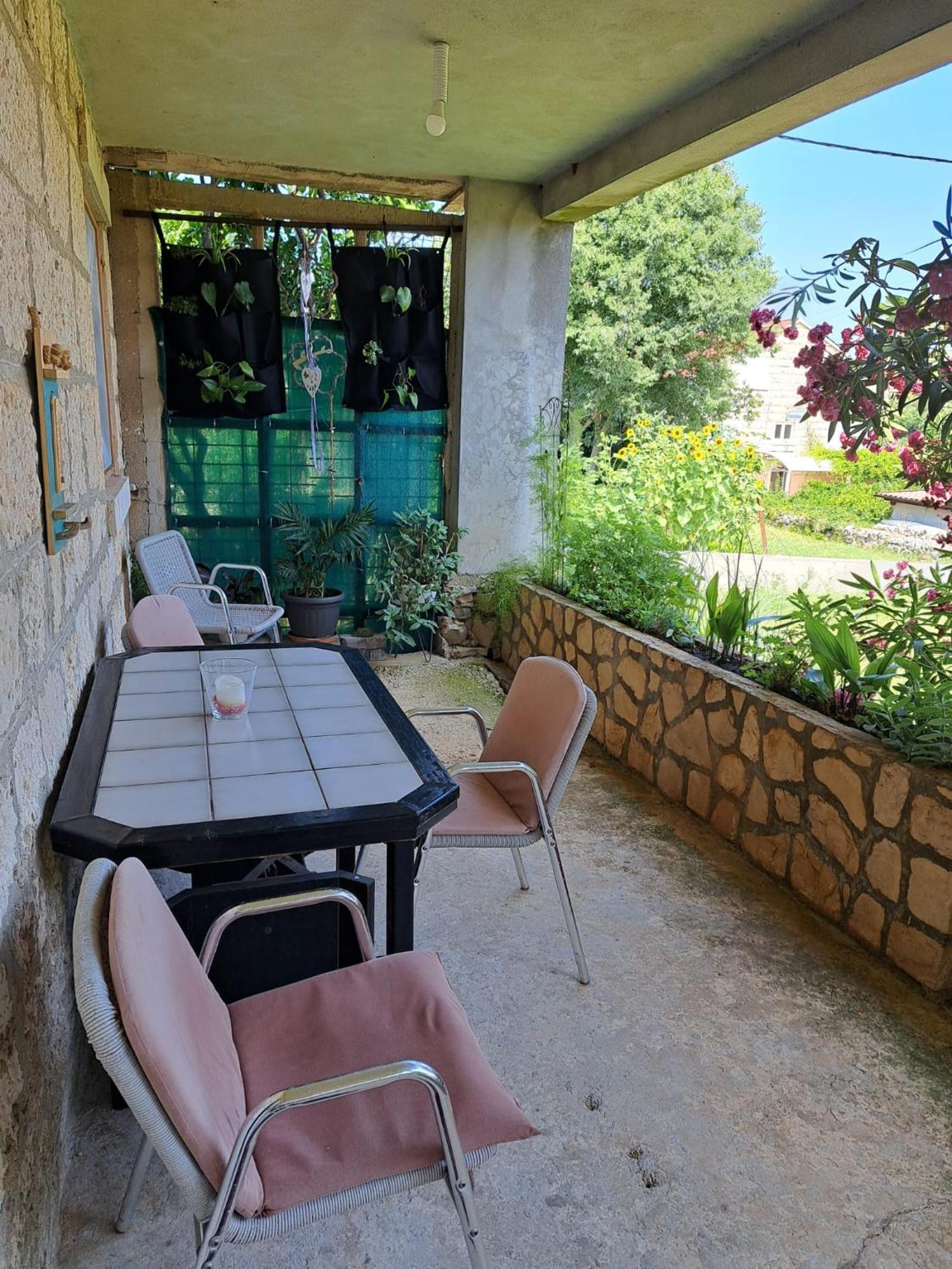 Apartmani Dusica Lumbarda Buitenkant foto