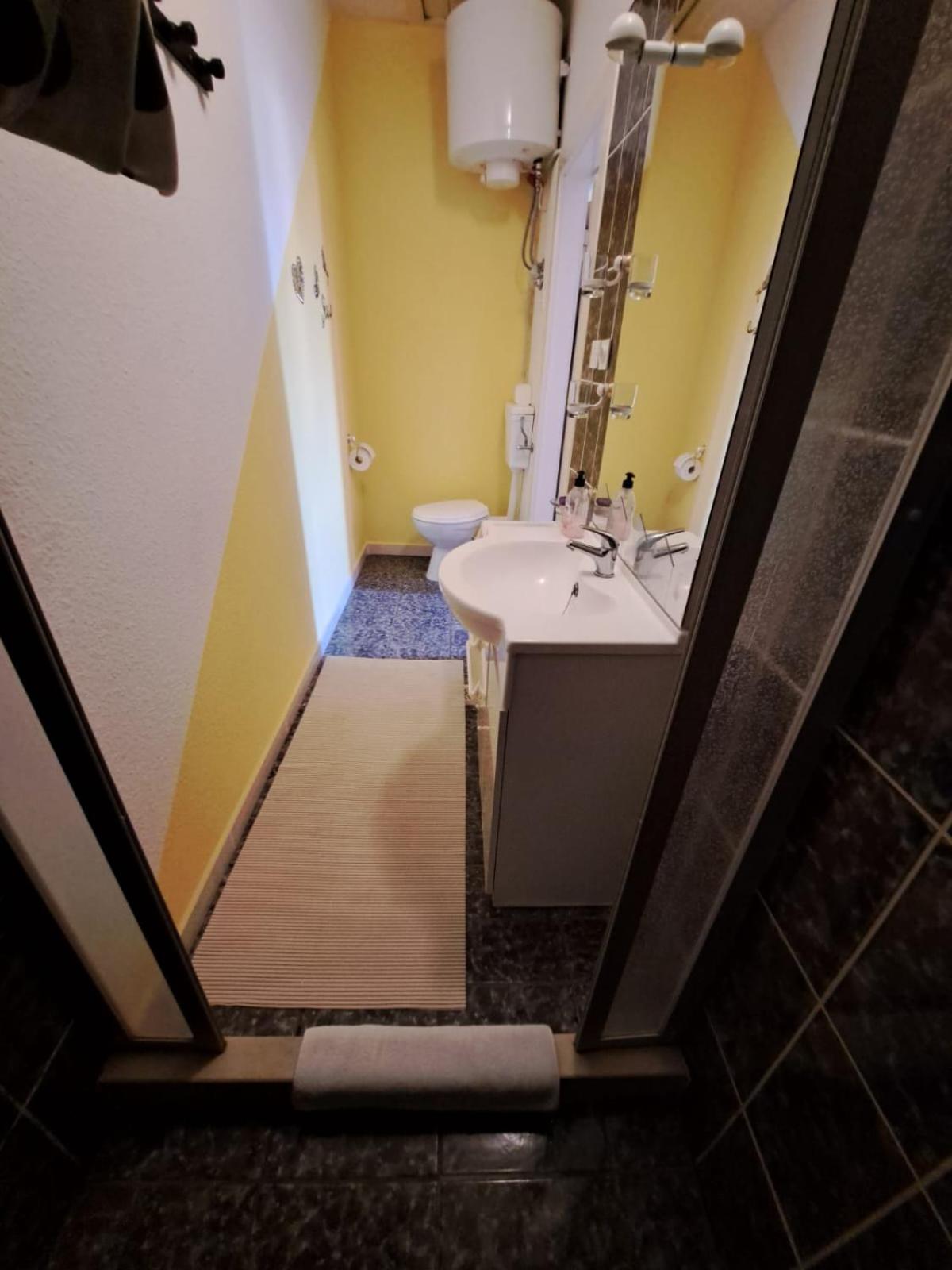Apartmani Dusica Lumbarda Buitenkant foto